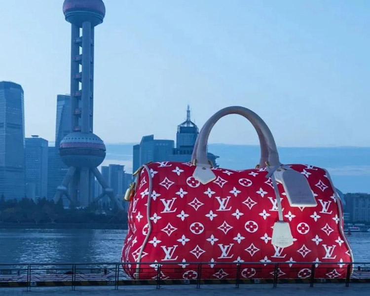 “巨物”场景营销，增加品牌话题度