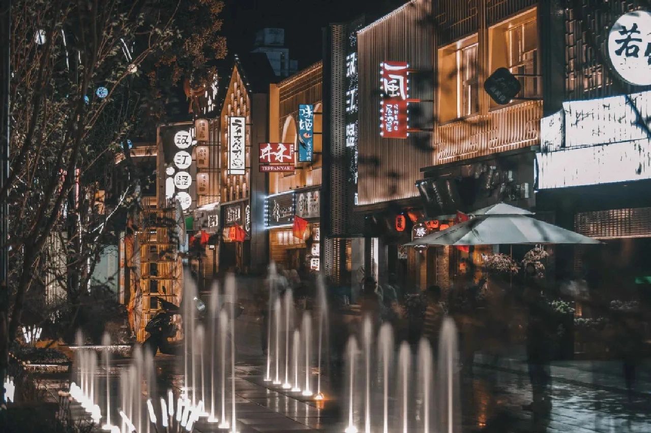 创意街区潮流改造，展现城市生活百态